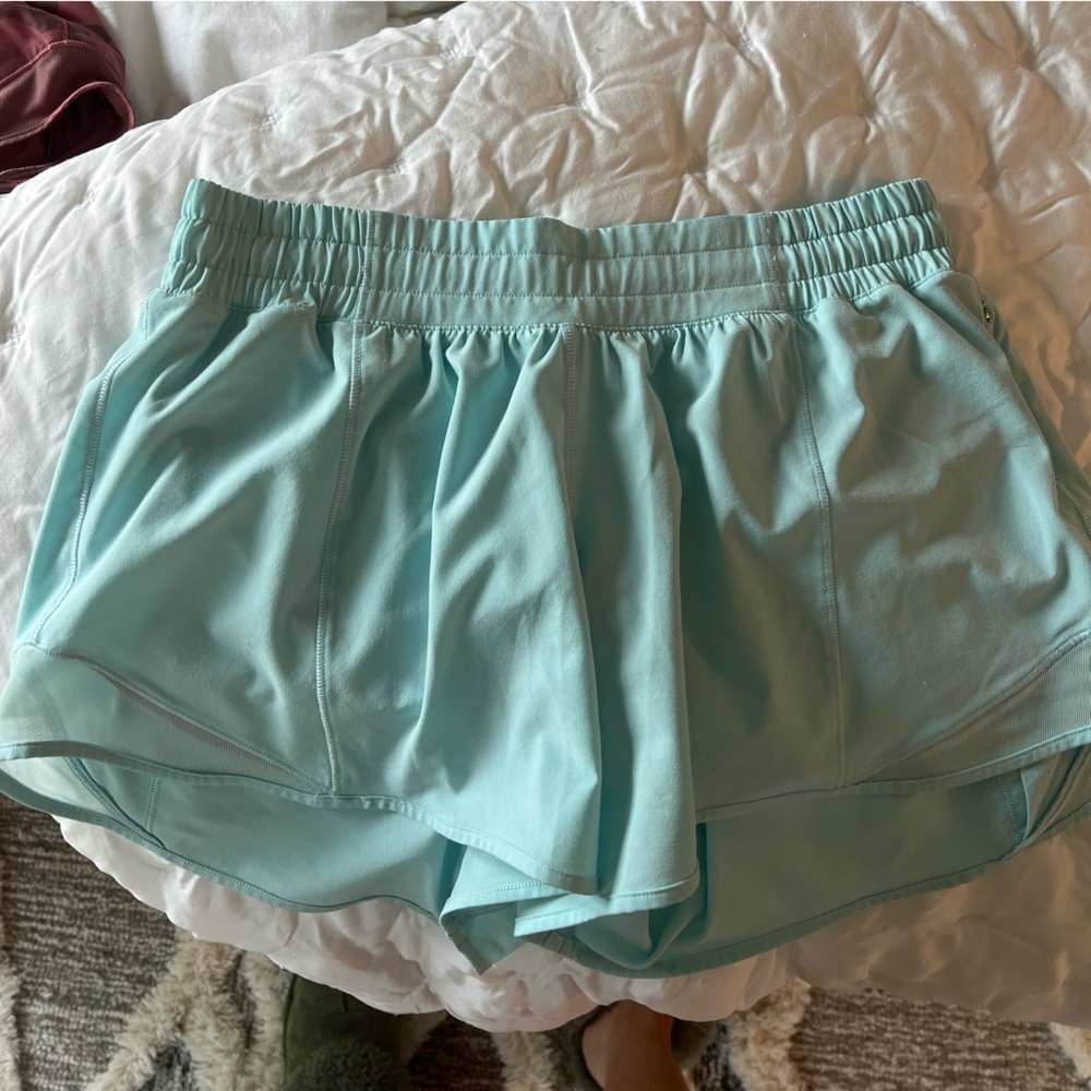 Lululemon Hotty hot shorts 4”